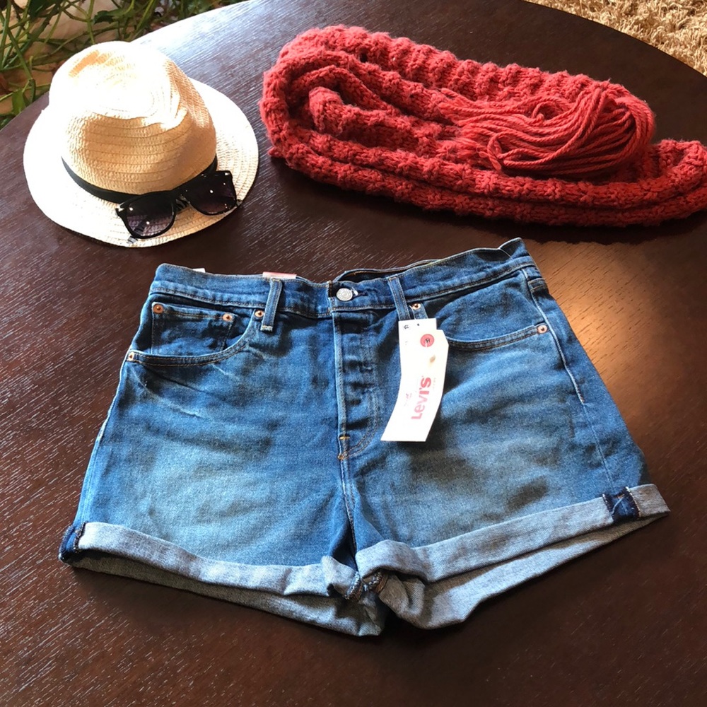 Women’s Wedgie Fit Vintage Levi Denim Shorts Sz 31